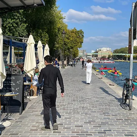 10e Arrondissement Apartment